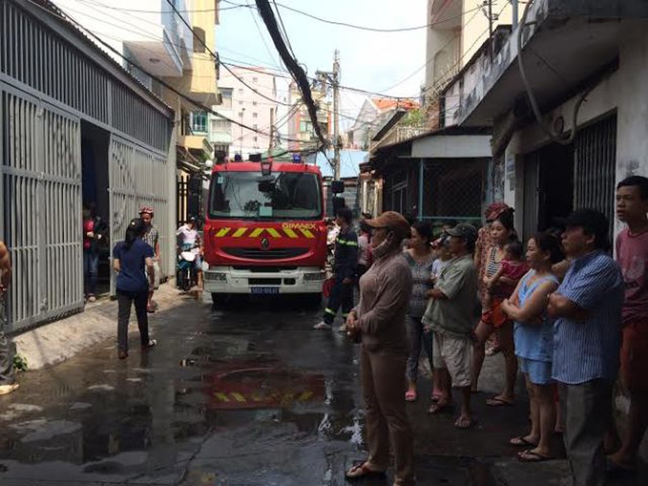 TP.HCM: Cháy nhà, bé gái 8 tuổi bị ngạt khói bên trong