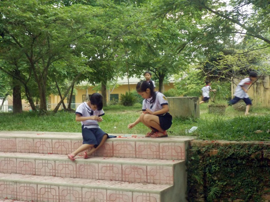 Dấu tích đàn cổ trong khuôn viên trường học ở Thừa Thiên – Huế