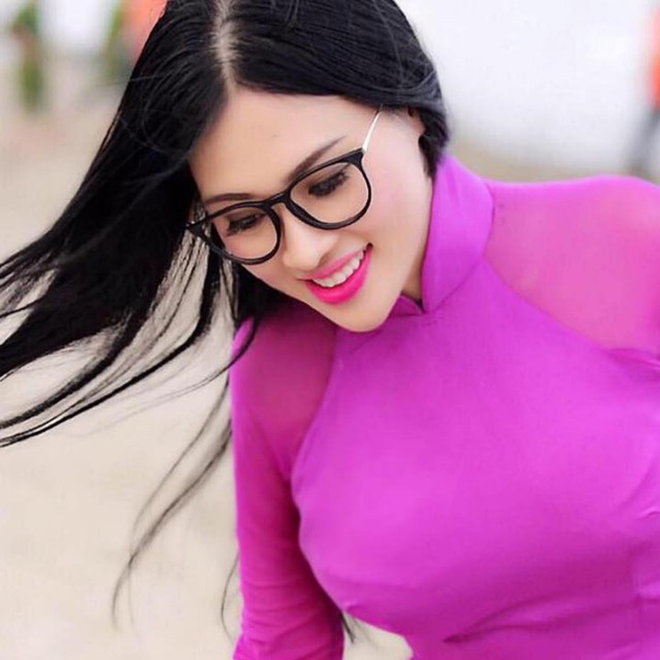 Ngỡ ngàng với thân hình nóng bỏng, quyến rũ của bà mẹ U40