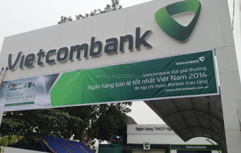 Vietcombank: Lợi nhuận giảm, nợ xấu tăng