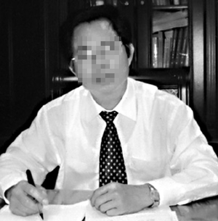 13 bức ảnh để đời và sự tụt dốc không phanh của vị Chủ tịch tỉnh
