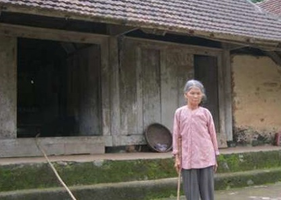 Chuyện về chủ nhân chiếc nhẫn làm bằng xác máy bay