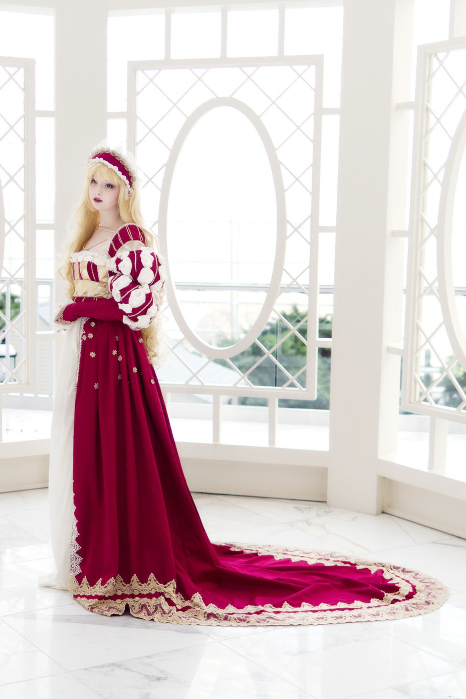 Thiếu nữ xinh như thiên thần trong kiểu váy công chúa cosplay