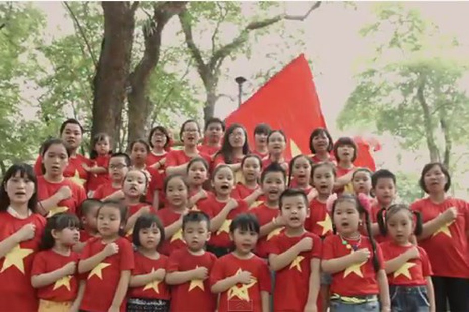 Câu hỏi của Nhà vua: 'Quốc ca của các bạn không có lời ư?'