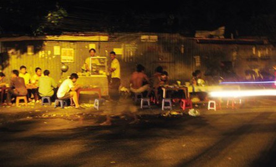 Thâm nhập những cuộc chơi thâu đêm và 'cứu bồ' ở Hà Thành
