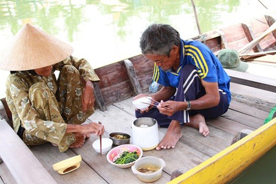 Dòng sông tuổi già