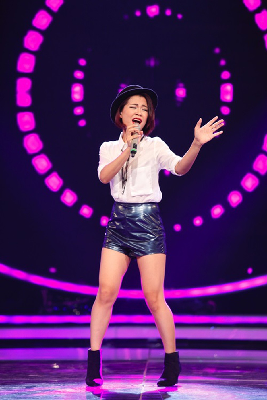 Vietnam Idol 2015 Gala 2: Ngọc Bích 'bắt cóc' Thanh Bùi
