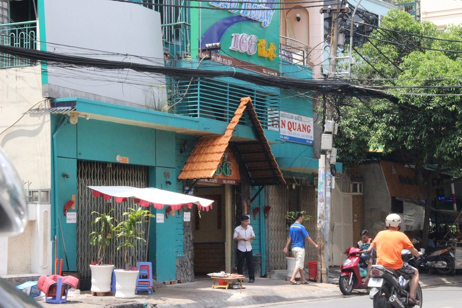 Sáng nay, chốn ăn chơi đắt đỏ 'Dzách lục lục' cúng giải hạn