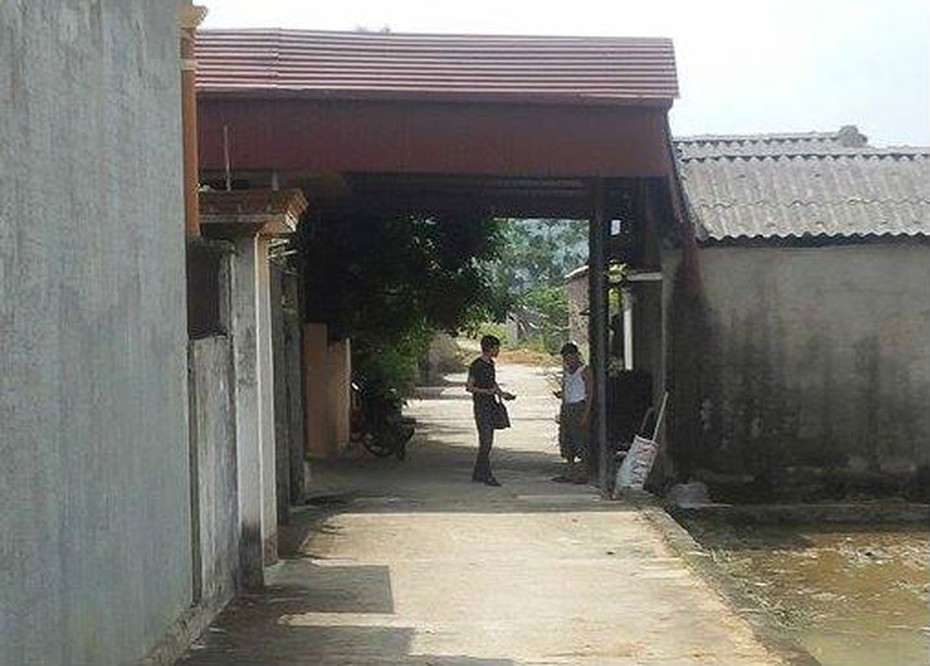 'Cô đồng' xinh như mộng bị tố ‘chiếm tiền tỷ’ bằng chiêu bói toán