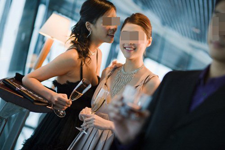 'Hở' - Bí quyết lấy được chồng giàu?