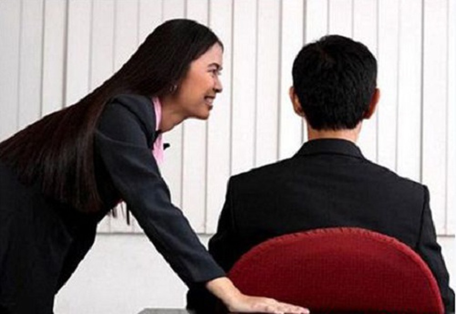 Bi kịch bị sếp 'cuỗm' mất vợ vì hay đưa đi dự tiệc