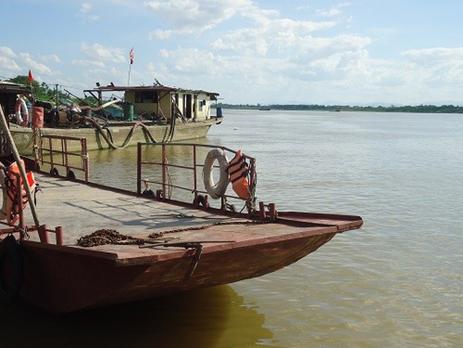 Hoang mang lời đồn hiện tượng “sấm gọi hồn... trinh nữ” ở sông Hồng