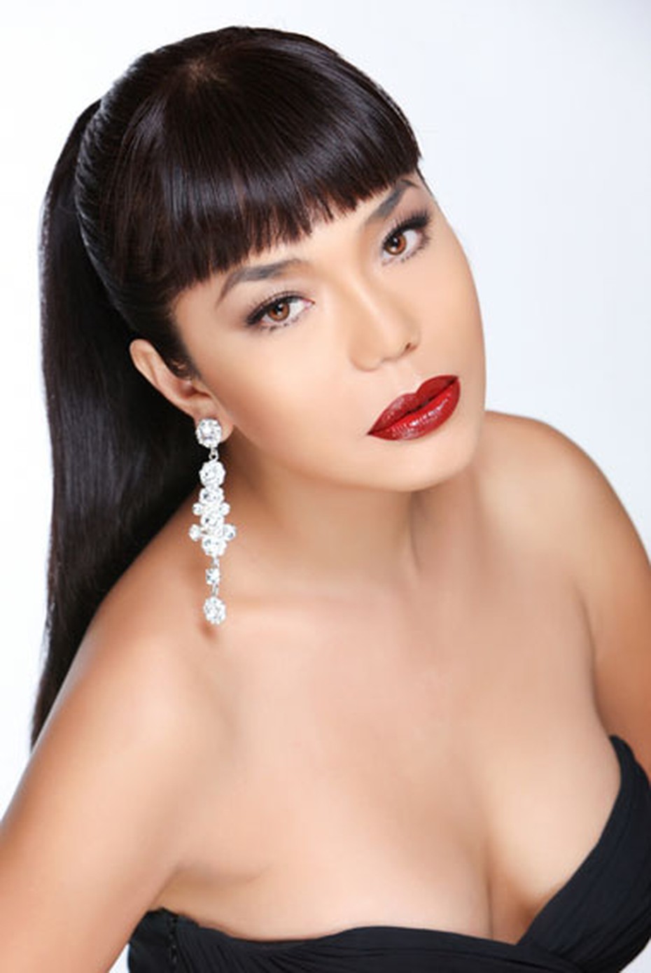 Góc khuất Cindy Thái Tài: Hôn nhân mới như con chim nhỏ sợ cành cong