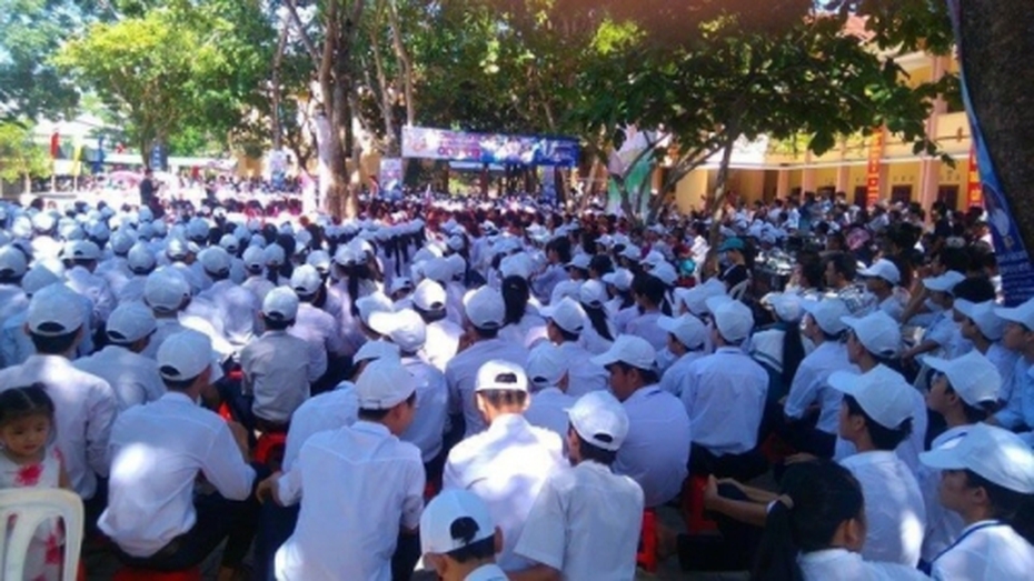 Niềm vui ngập tràn quê nhà của chàng trai vô địch Olympia 2015