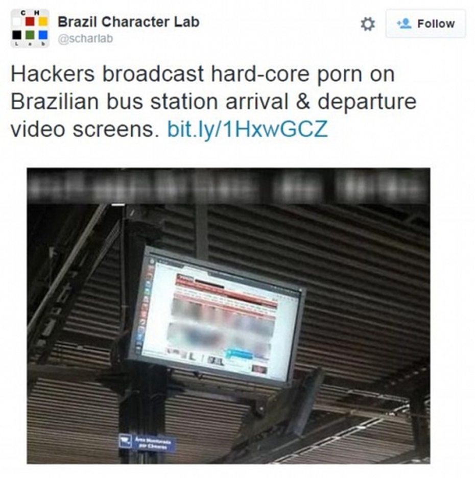 Hành khách xe bus Brazil ‘đỏ mặt’ vì... phim khiêu dâm