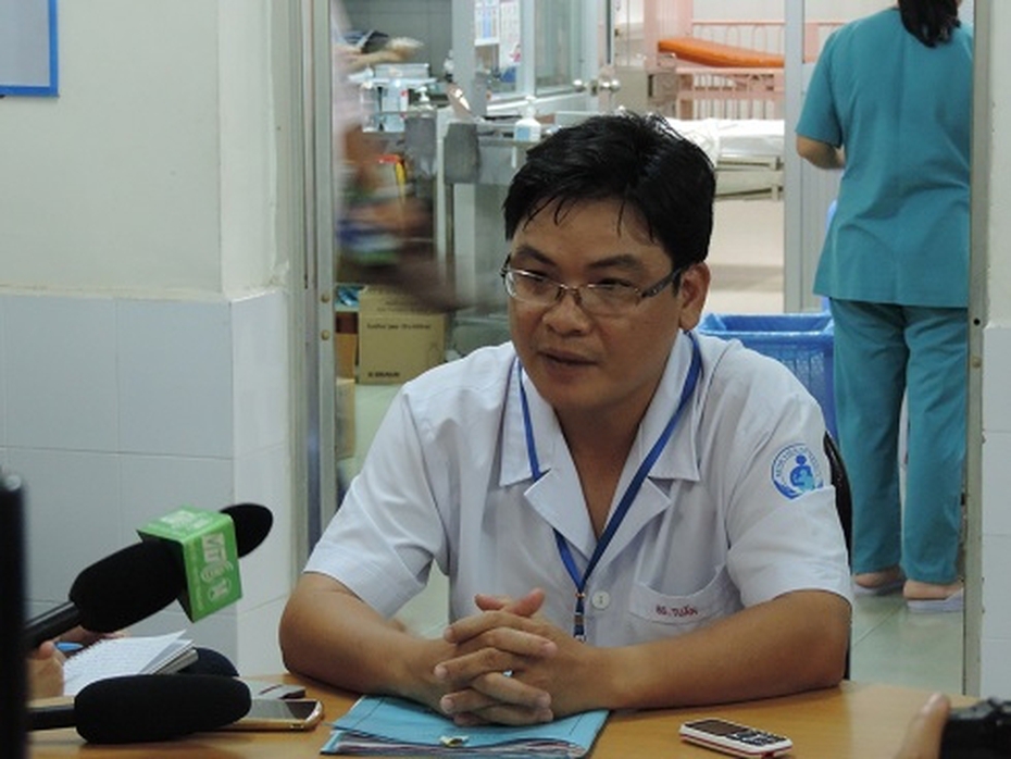 Vụ bé gái 13 tuổi bị mẹ tưới xăng đốt: Cháu bé đã qua cơn nguy kịch