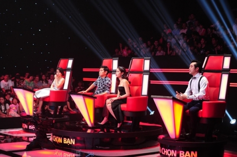 'Giọng hát Việt nhí 2015' tập 2 Đối đầu: 'Bản sao Sơn Tùng' an toàn