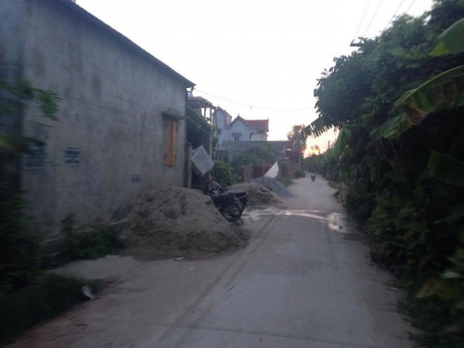 Điều tra nguyên nhân nam thanh niên nằm gục dưới đường tử vong