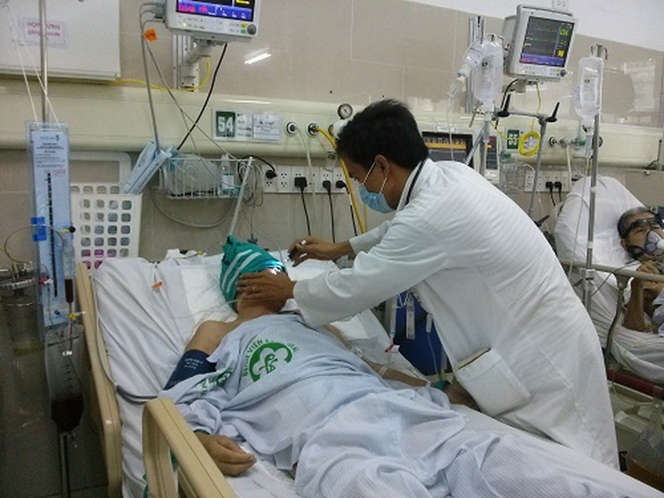 Bệnh nhân xuất huyết não “chết đi sống lại”... quát bác sỹ