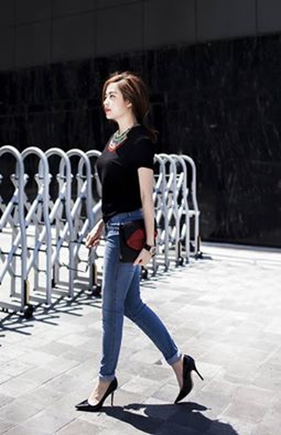 Ngọc Trinh lúc bé trong ‘Vòng eo 56’, 'Người yêu' hôn Phương Trinh