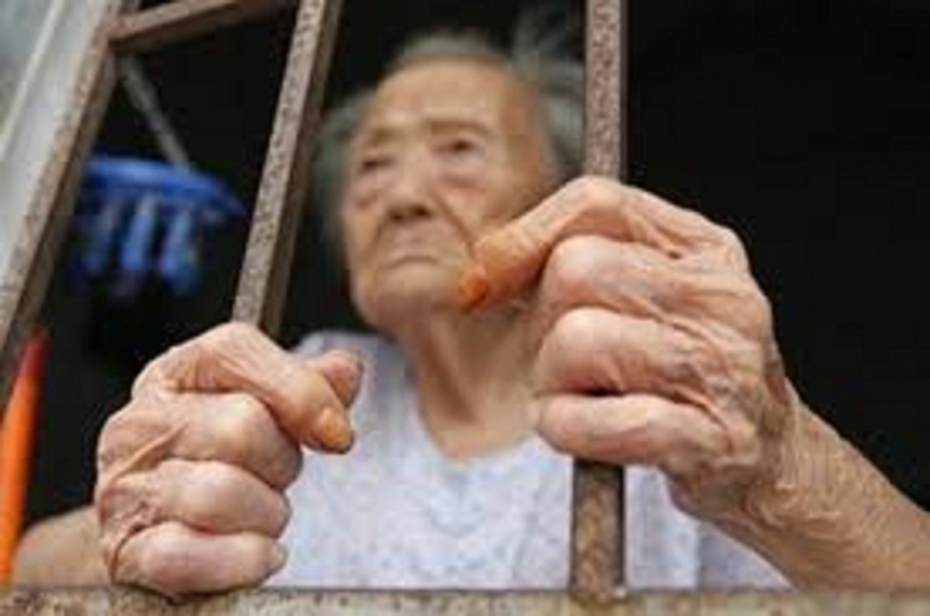 Ngược đãi bố mẹ có thể bị đi tù