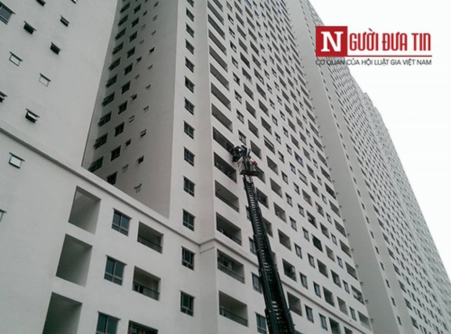 Cháy tòa nhà chung cư HH4a Linh Đàm: Giải cứu nhiều người mắc kẹt