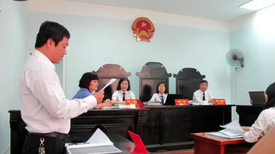 Kiện nước ngọt Coca Cola có dị vật: HĐXX bác đơn của người tiêu dùng