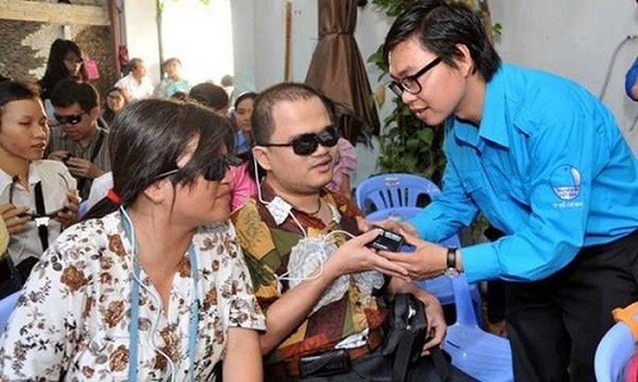 10 phút thuyết trình, hàng trăm ngàn người khiếm thị được ánh sáng