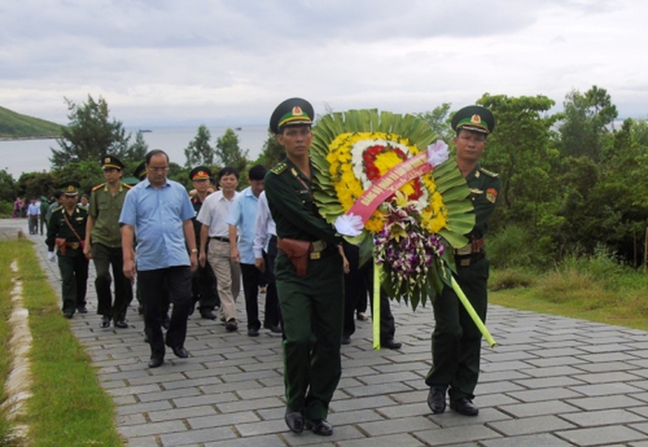 Nhớ 2 năm Đại tướng Võ Nguyên Giáp về đất mẹ Vũng Chùa – Đảo Yến