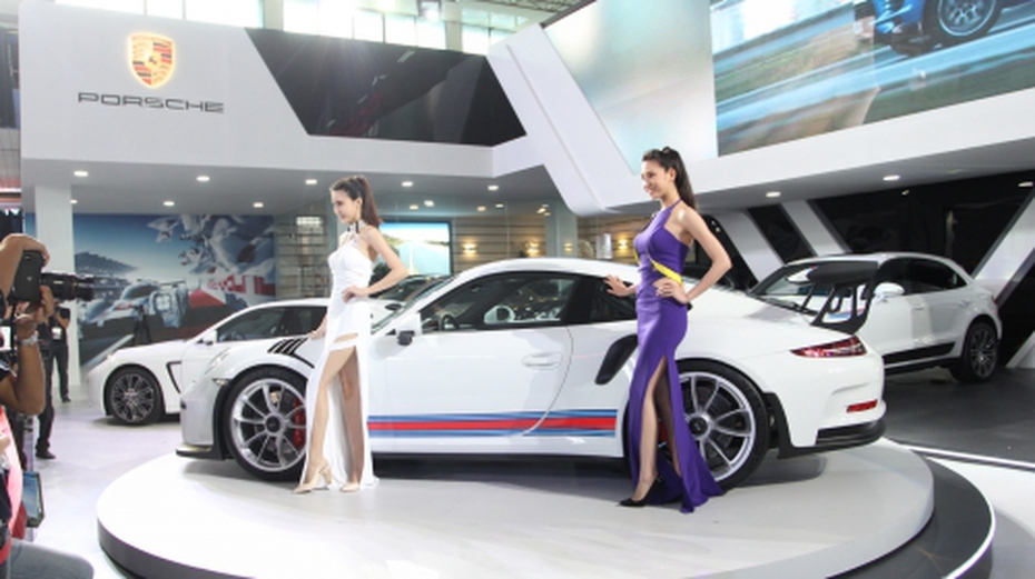 Tháng 10/2015, người Việt mạnh tay chi tiền mua ô tô