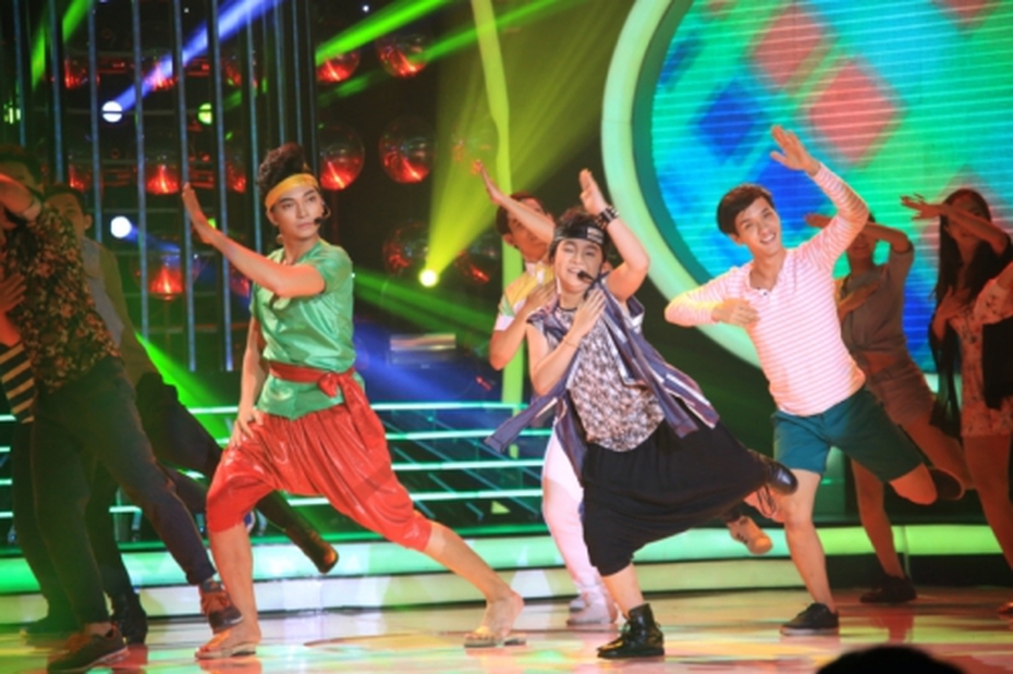 Gương mặt thân quen nhí 2015 tập 9:Hoài Linh bấn loạn vì Khương Ngọc