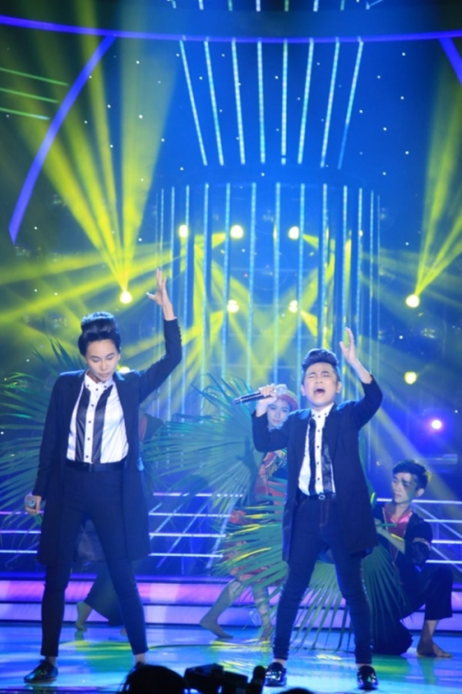 Gương mặt thân quen nhí 2015 tập 12: Gia Quý hóa Tùng Dương ma mị