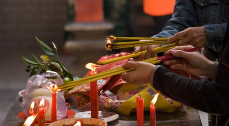 Sắm lễ và văn khấn tạ mộ phần 'chuẩn' dịp cuối năm