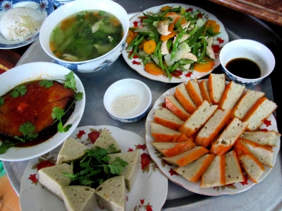 Vì sao cỗ cúng giao thừa trong nhà và ngoài trời nên là cỗ chay?