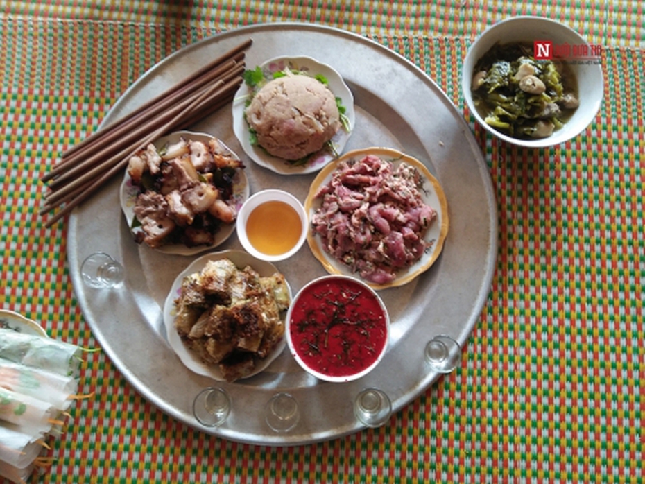 Mục sở thị mâm cúng ngày 30 Tết của gia đình người Tày Yên Bái