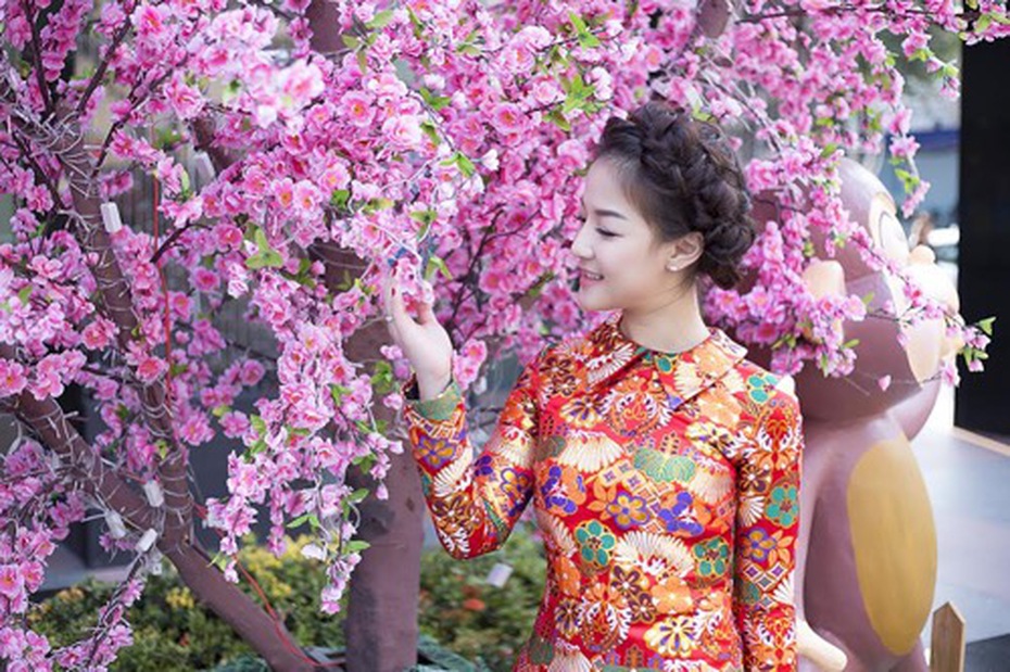 Ca sĩ Trần Hà Thủy bị nhầm là hoa hậu Nguyễn Thị Huyền giữa Sài Gòn