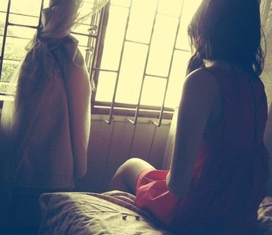 Chiếc quần lót đỏ lạc ở bếp tiết lộ bí mật ghê sợ của chồng đại gia