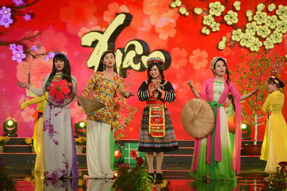 Hải Triều, Thái Duy, Duy Khánh, Lê Hải đọ sắc trong tà áo dài