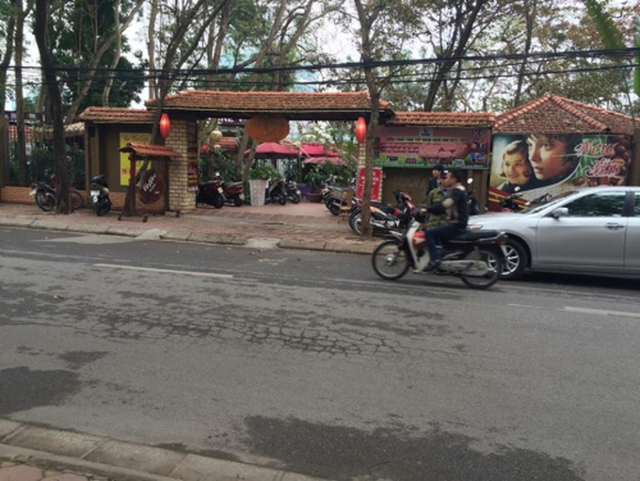 Đất vàng nhà văn hóa Dịch Vọng trở thành quán cà phê giải trí
