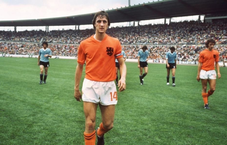 Những pha bóng ảo diệu của riêng Johan Cruyff [VIDEO]