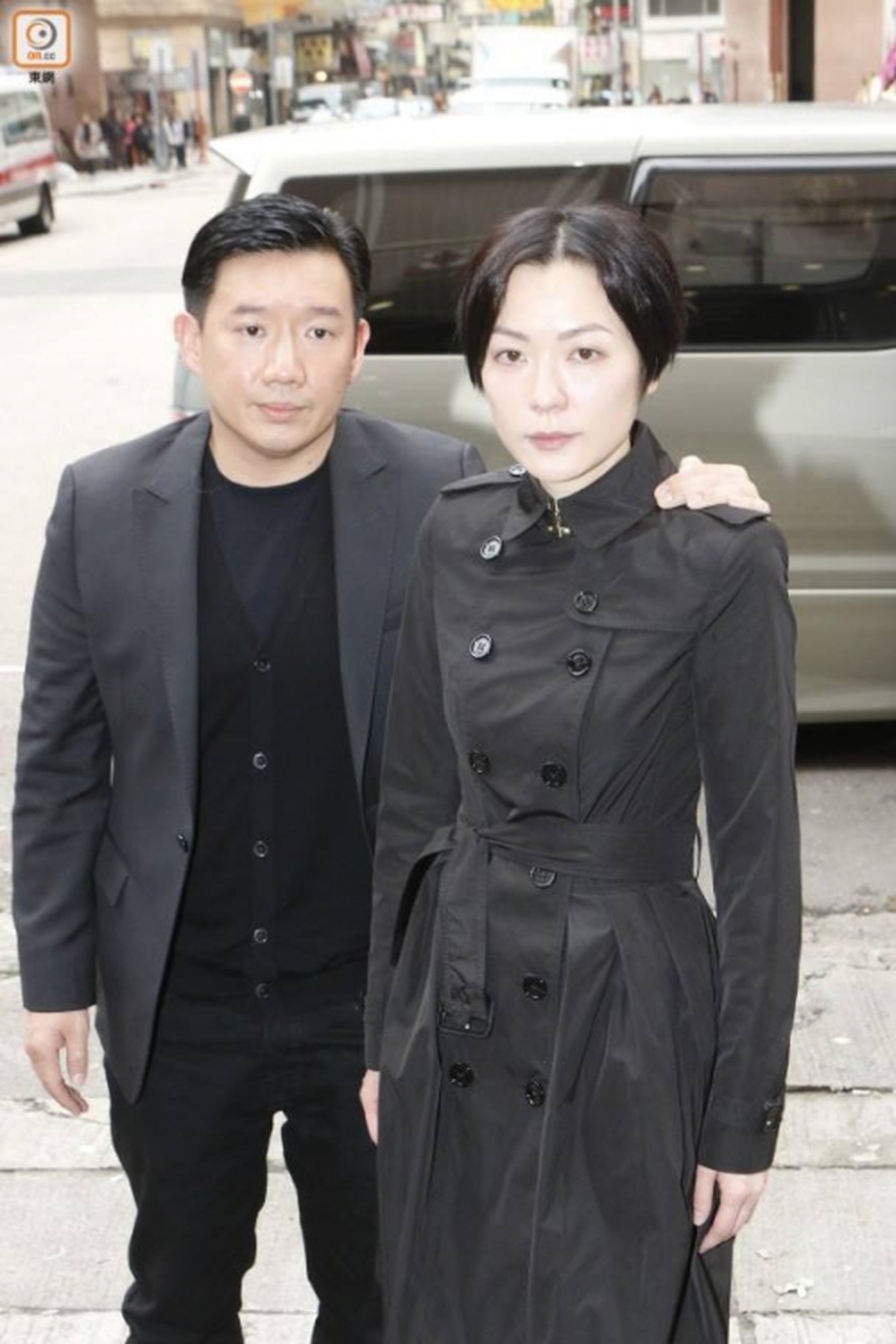 Điền Thụy Ni mệt mỏi, hốc hác trong đám tang của mẹ