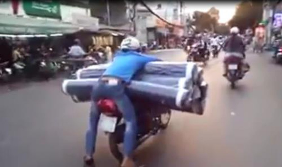 Video: Kiểu chở hàng 'bá đạo' chỉ có ở Việt Nam