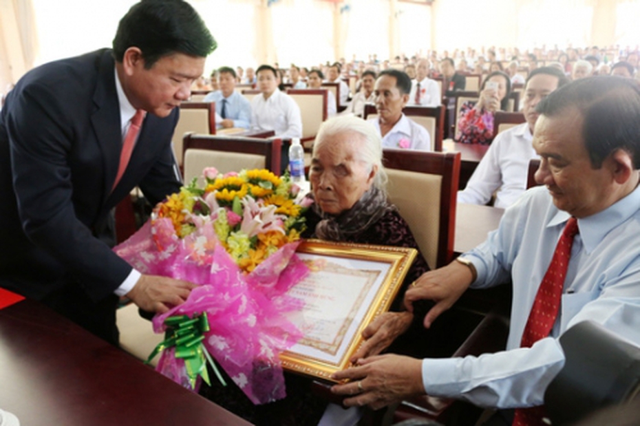 Bí thư Thăng: Phụng dưỡng các mẹ là mệnh lệnh của lương tâm