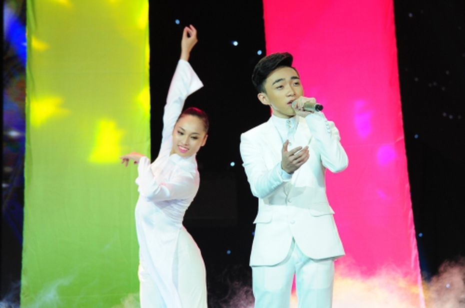 Trung Quang trở thành quán quân 'Thần tượng Bolero' đầy thuyết phục