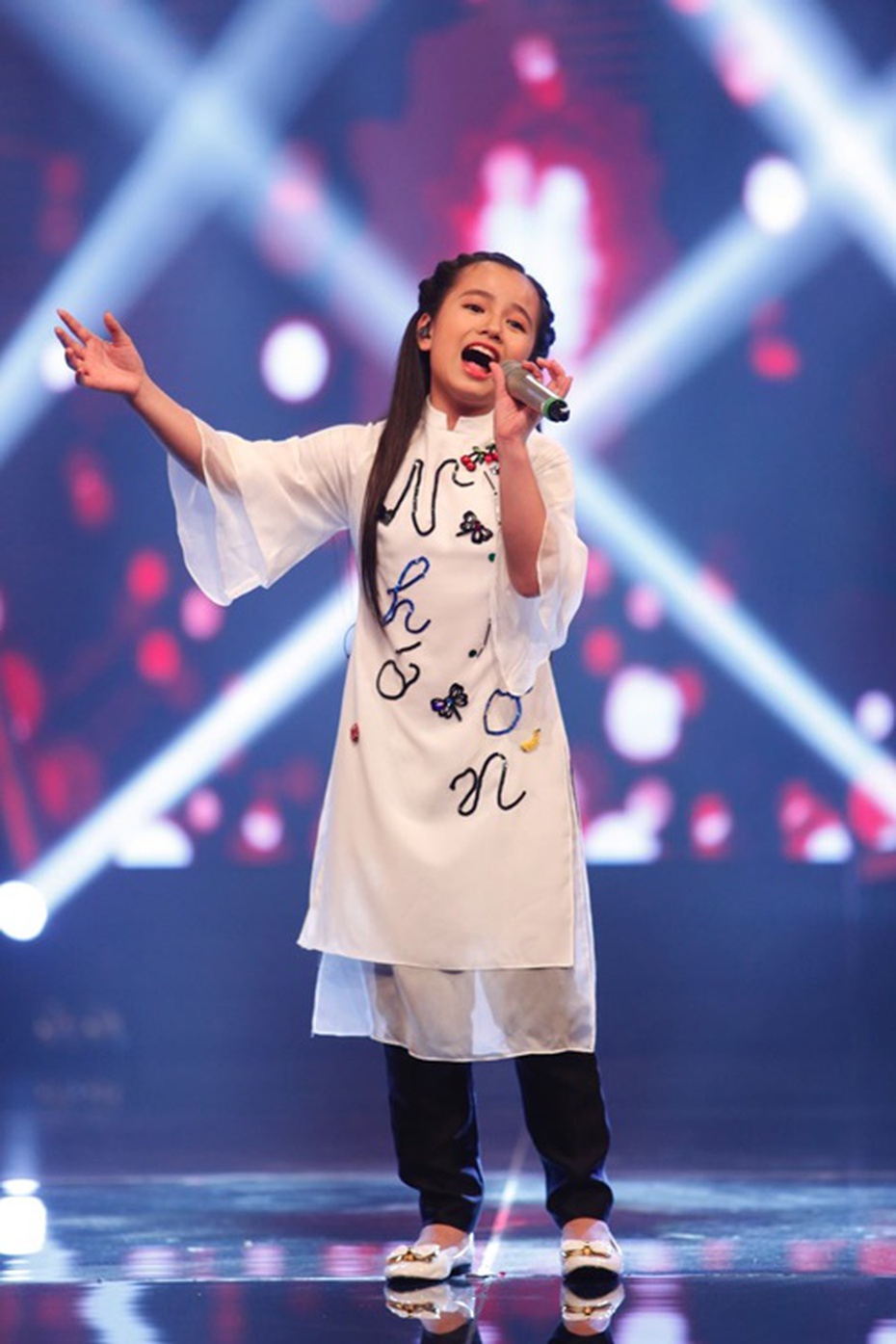 Vietnam Idol Kids 2016: Isaac quên luôn cả tên mình vì Khánh Linh