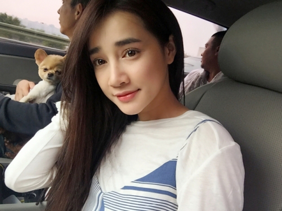 Nhã Phương mặt mộc cực xinh trên phim trường ‘Tuổi thanh xuân 2'
