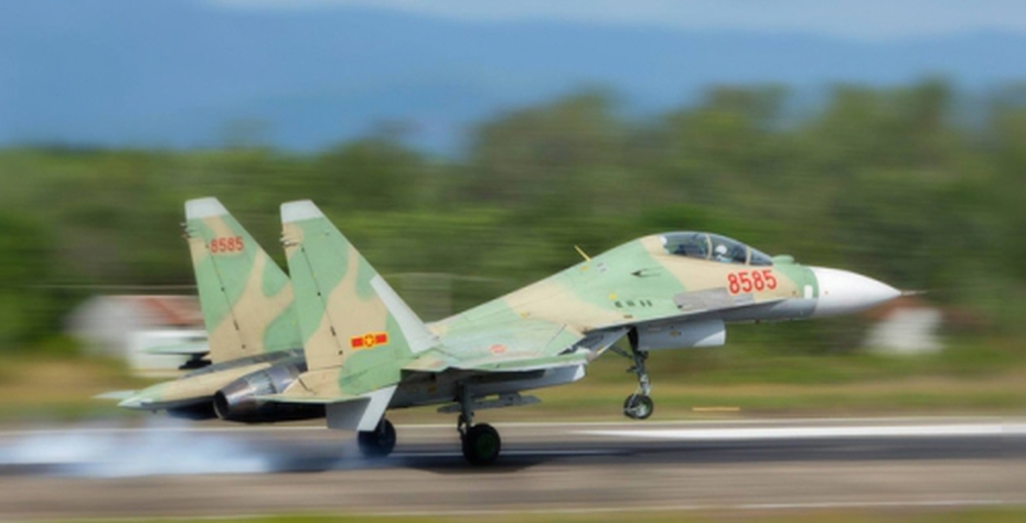 Tiêm kích Su-30MK2 của Không quân VN gặp sự cố ở Nghệ An