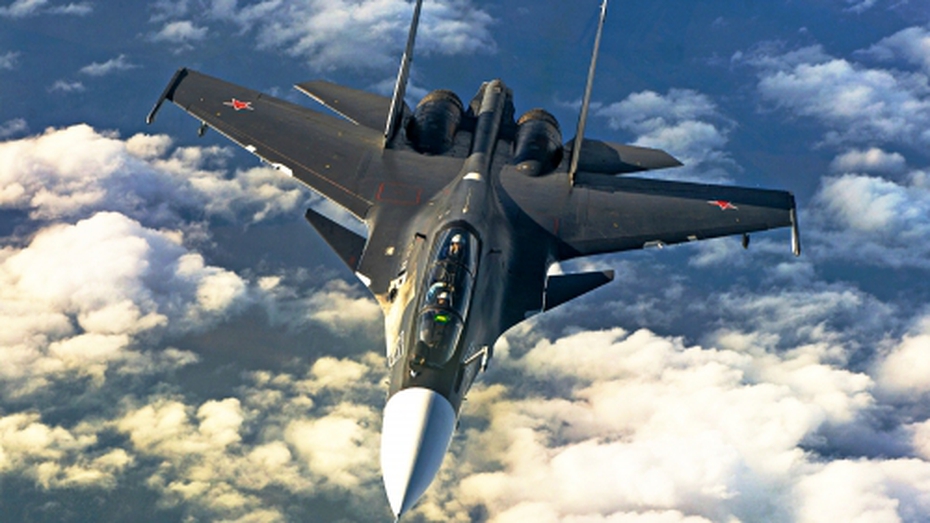 Video: Mãn nhãn với tuyệt kĩ nhào lộn trên không của tiêm kích Su-30