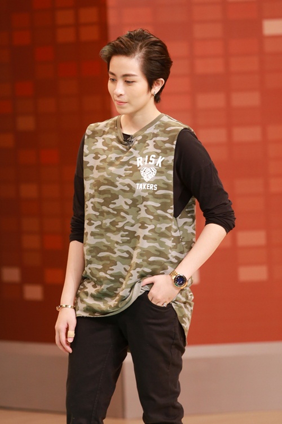 Gil Lê liên tục bị hành hạ tơi tả trong gameshow