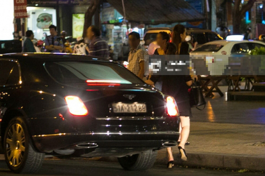 Hồ Ngọc Hà lại công khai hẹn hò với đại gia Chu Đăng Khoa